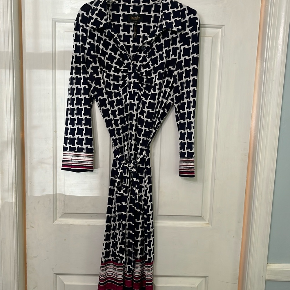 Women’s dress sz 6 Laundry